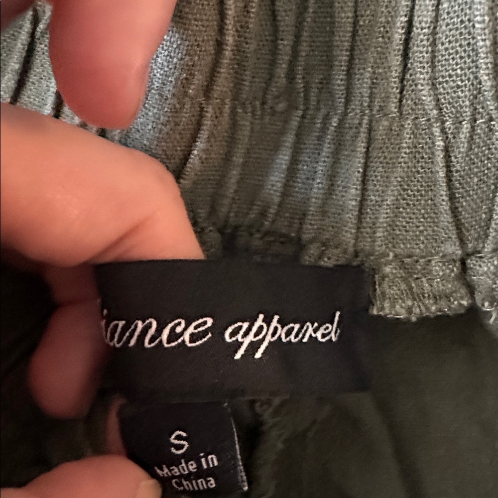 Green pants - Picture 2 of 3